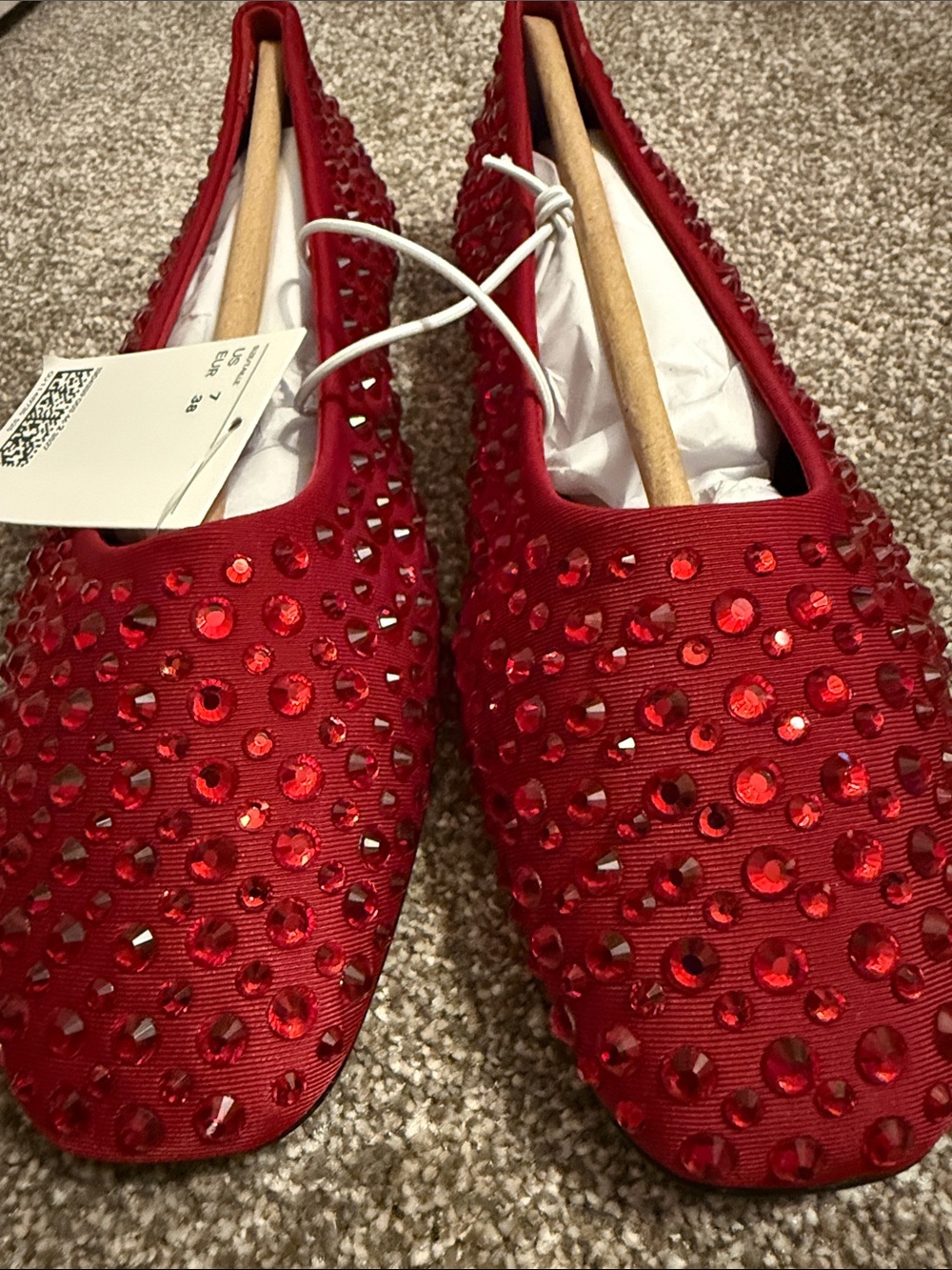 NWT Red Embellished Women's Ballet Flats - Picture 3 of 5